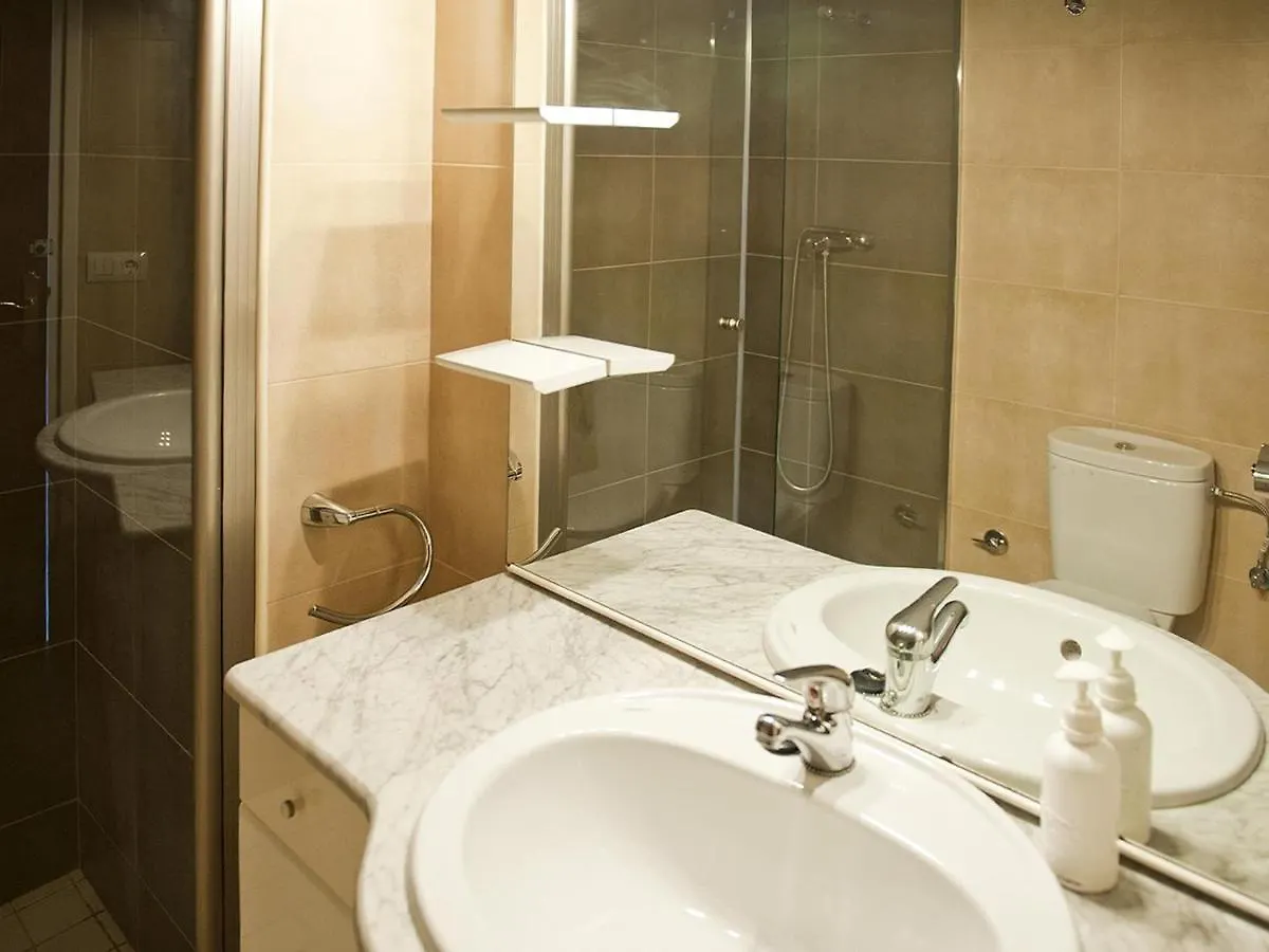 Apartamento Luminoso En 1ª Linea De Mar Con Terraza Y Vistas, Cerca De Playas Y Comercios. - Es-228-36 Llançà