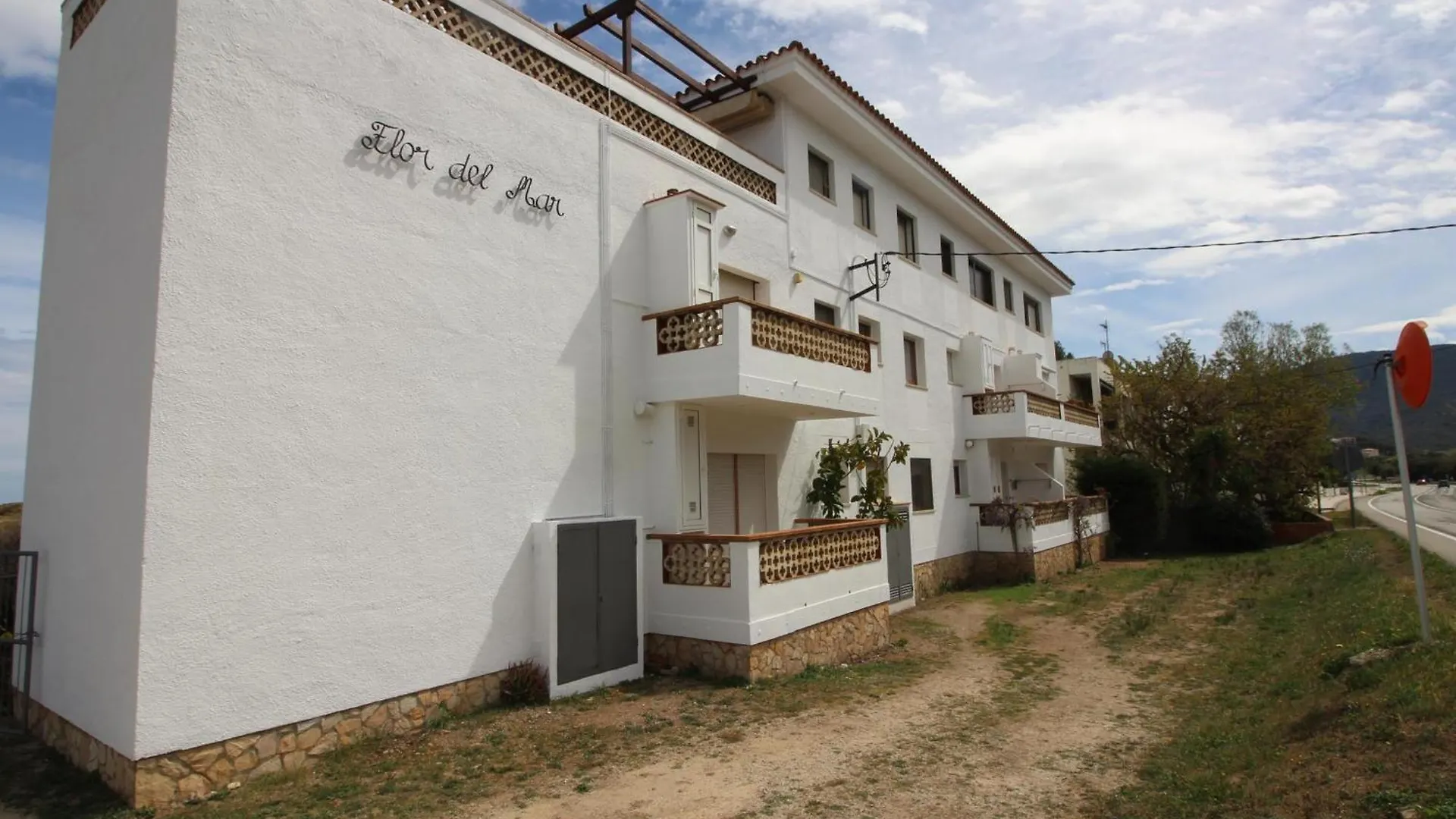 Apartamento Luminoso En 1ª Linea De Mar Con Terraza Y Vistas, Cerca De Playas Y Comercios. - Es-228-36 Llançà