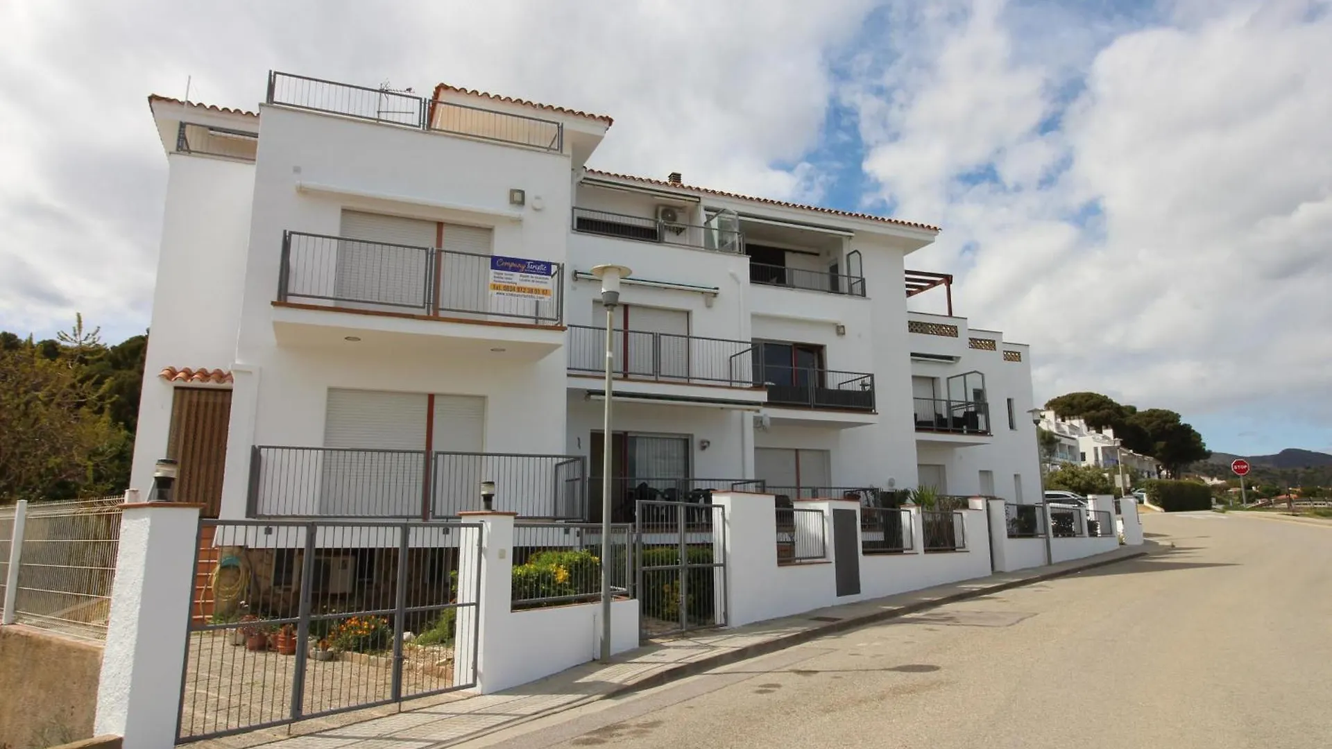 Apartamento Luminoso En 1ª Linea De Mar Con Terraza Y Vistas, Cerca De Playas Y Comercios. - Es-228-36 Llançà